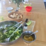 Kochgruppe mit Eier-Curry-Salat