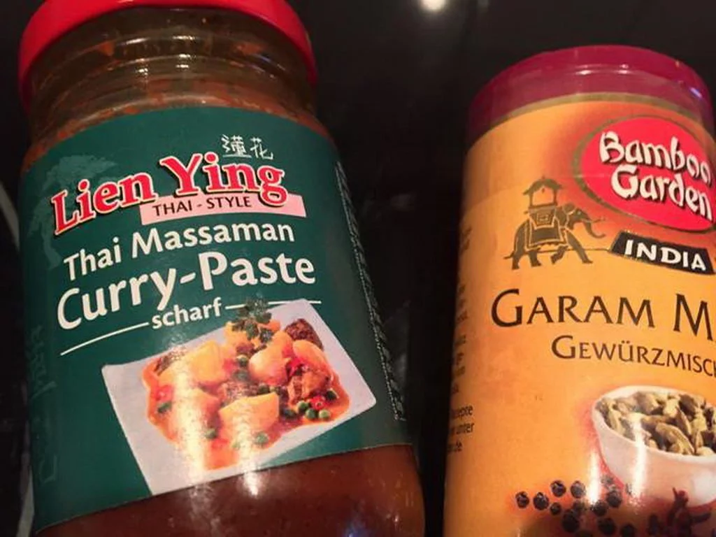 Curry-Paste und Garam Masala