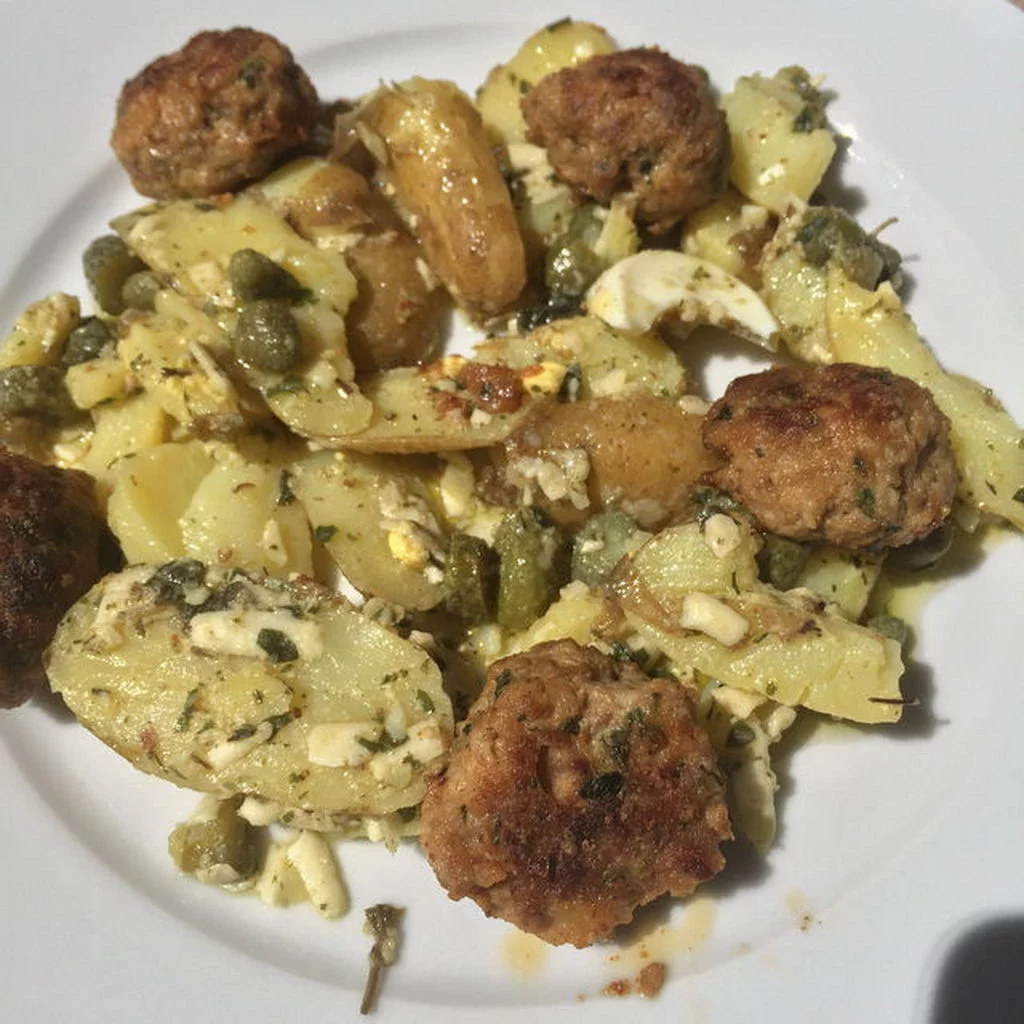 Mettbällchen mit frischen Kräutern und Parmesan zu Mediterranen ...