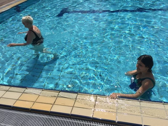 Schwimmen für Kinder und Frauen