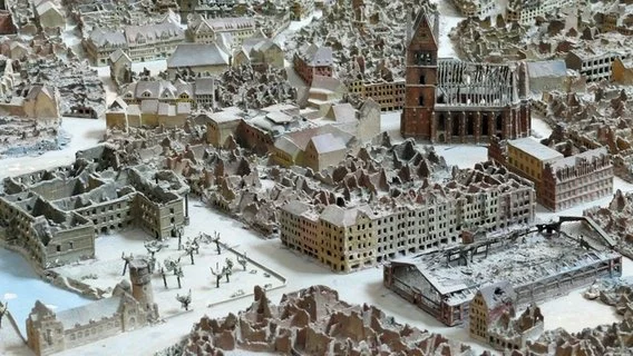 Hannover nach dem Zusammenbruch, Modell im Neuen Rathaus Hannover