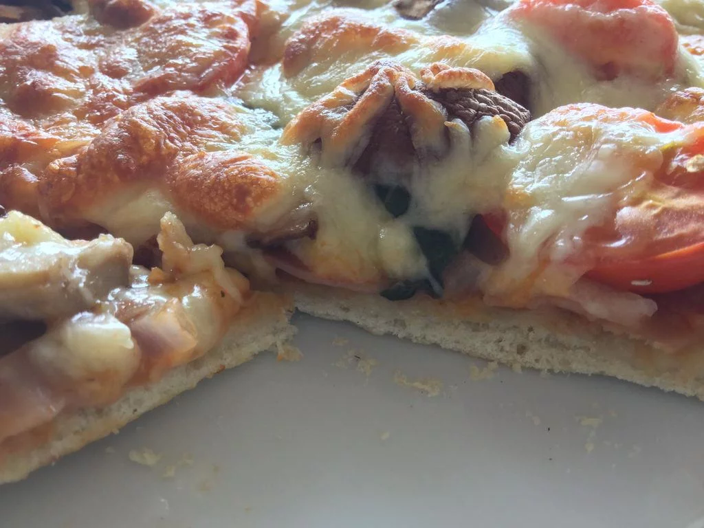 Pizza mit frischen Champignons - ge-nau-so-wie-ich-sie-mag