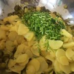 leichter Kartoffelsalat - Kochgruppe bei tollem Sommerwetter mit angrillen