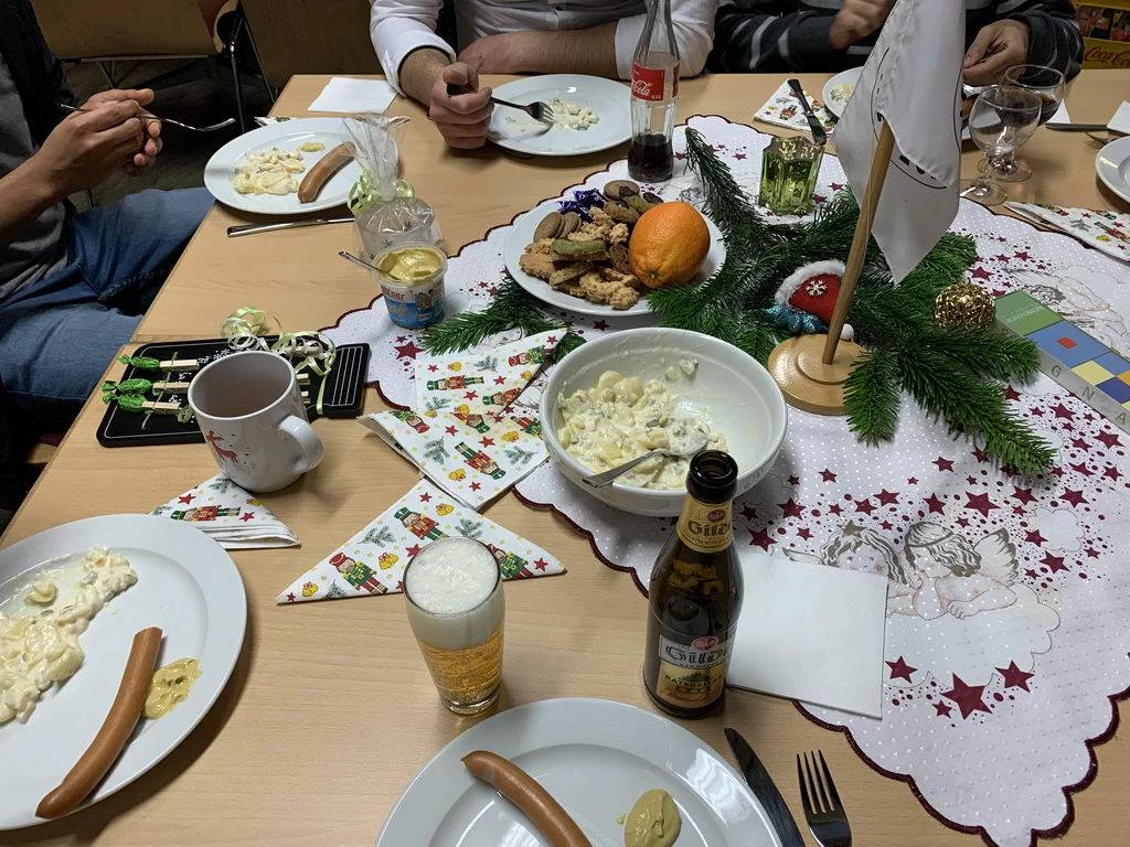 Weihnachtsfeier 2019 DRK Lehrte - essen und trinken
