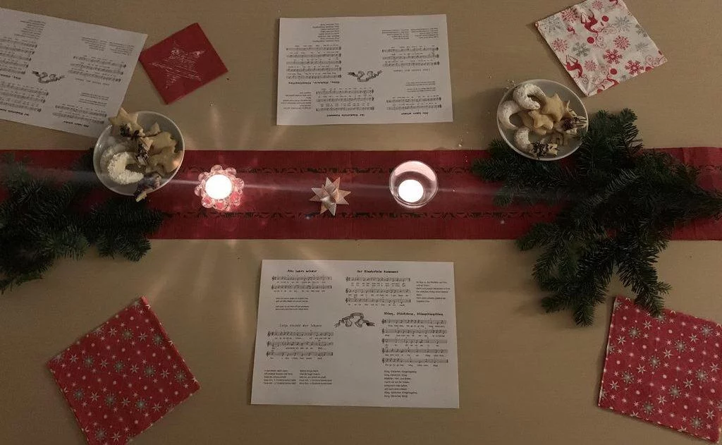 Weihnachtsfeier 2019 beim DRK Lehrte - dekorierter Tisch