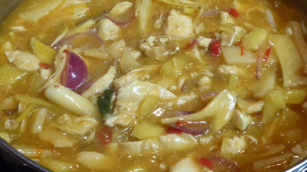 Curry-Geschnetzeltes süß-sauer-scharf - angedickt