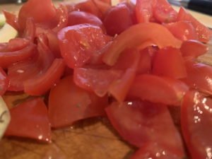 Lauwarmer Lachs auf geschmolzenen Tomaten - Tomaten