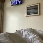 erste mal im Zimmer - mit TV
