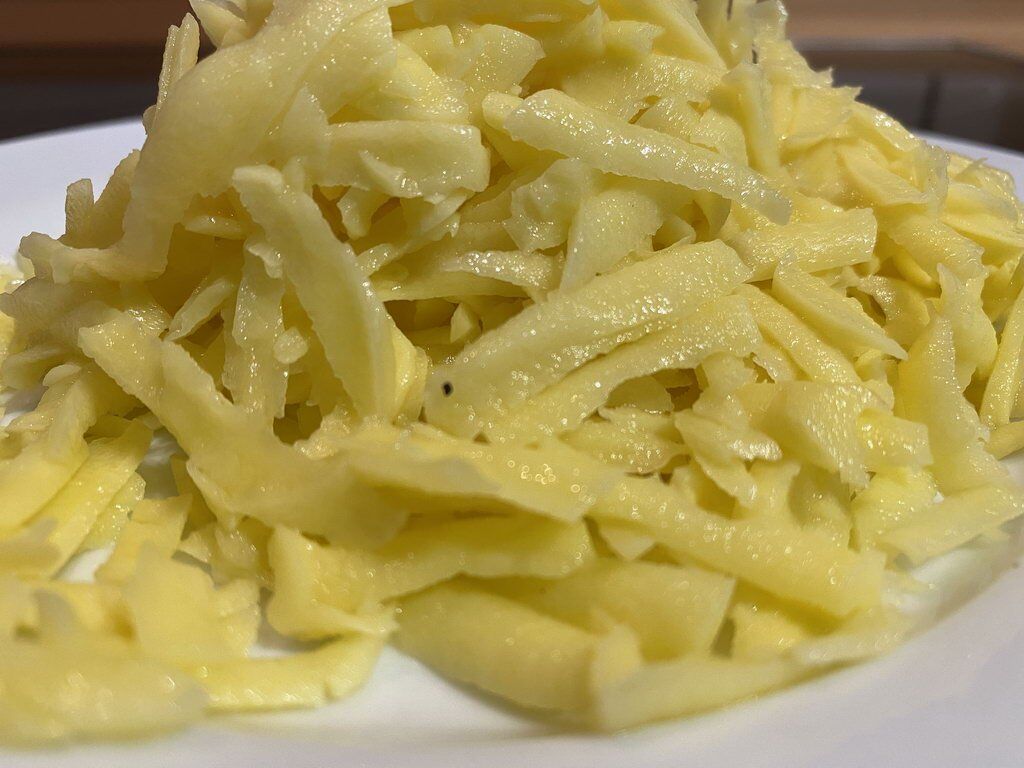 Szegediner Goulasch - geriebene Kartoffel